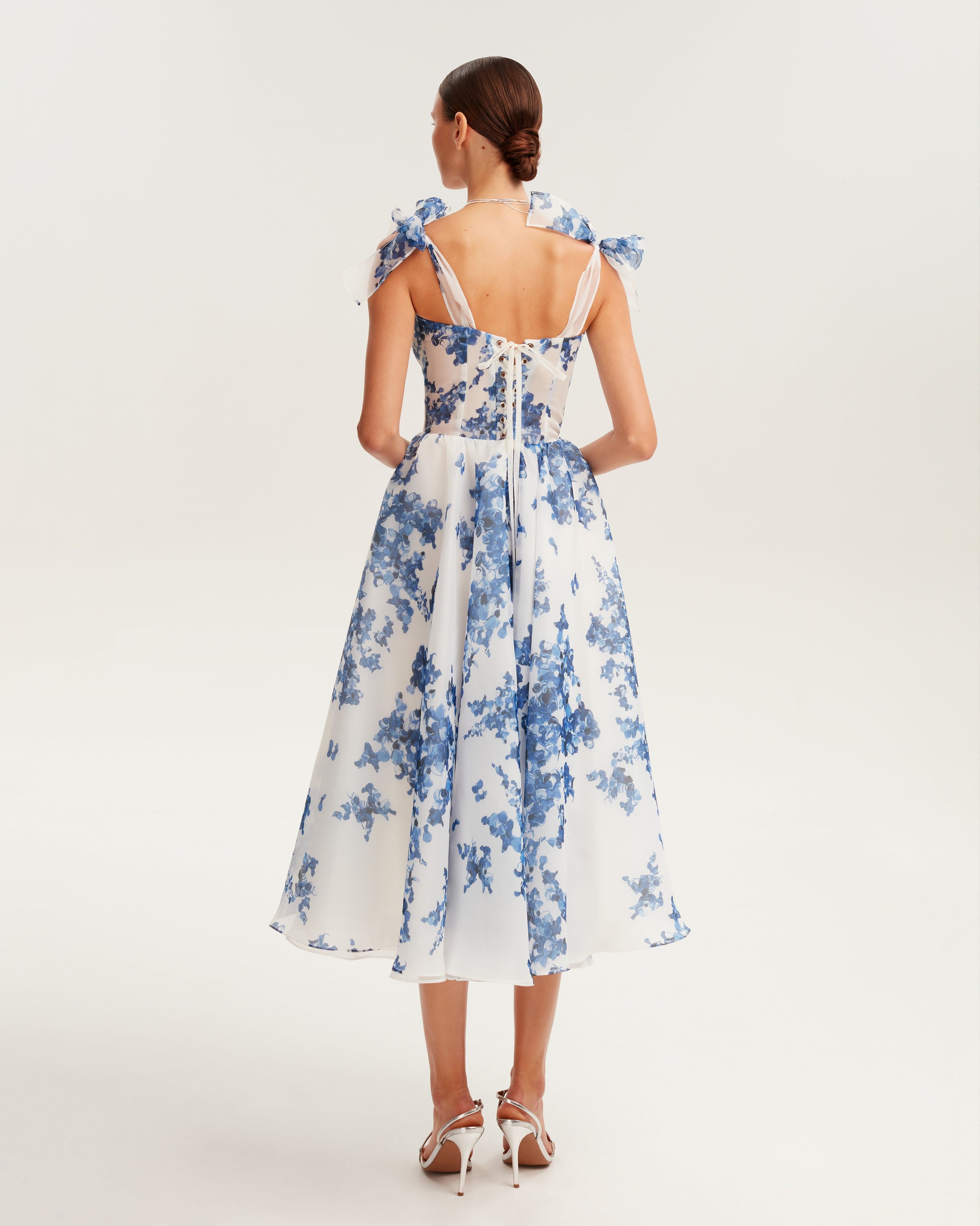 Eden - Charming Midi Dress